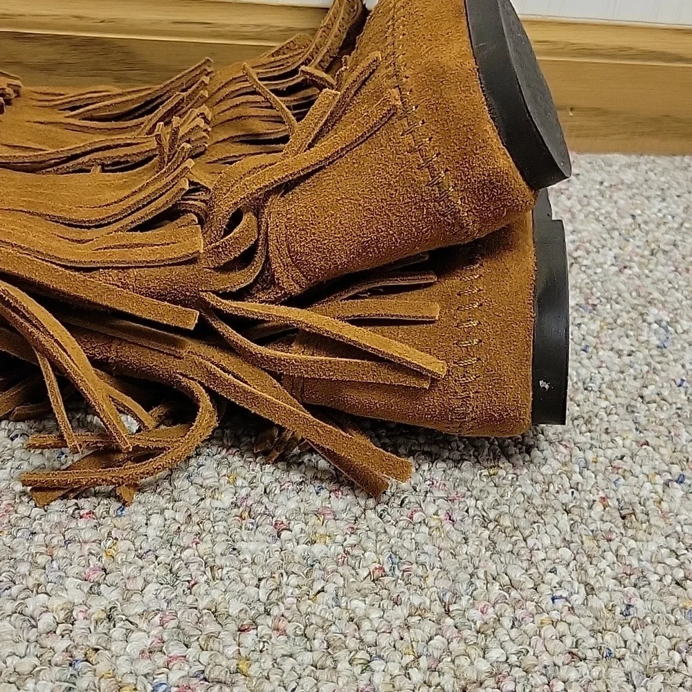 Minnetonka Brown 3 Tier Fringe Suede Boots, Women's 6 Hippie Boho Festival